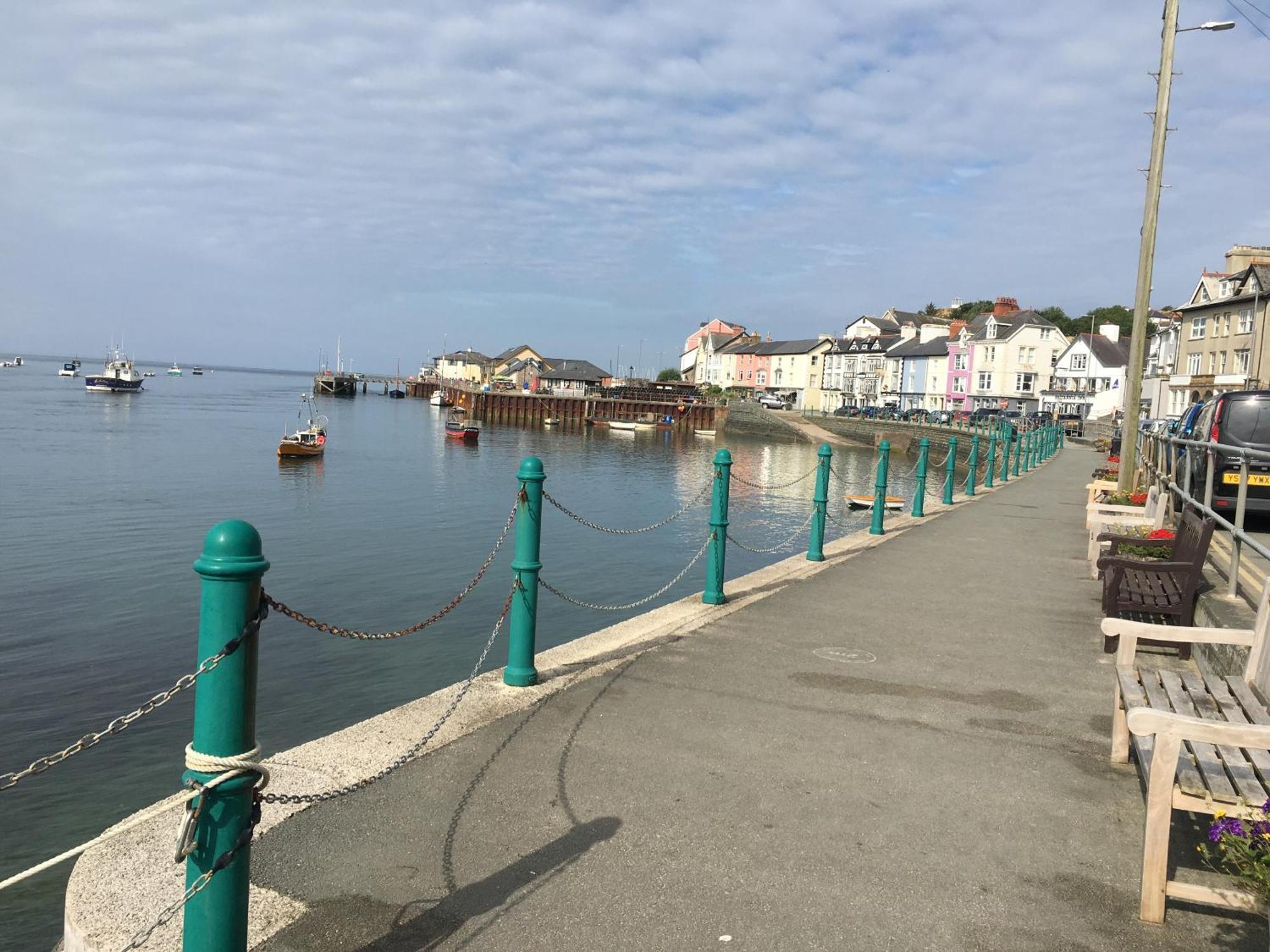 Lovely Seafront 2 Bedroom Apartment 4 Aberdyfi Exteriér fotografie